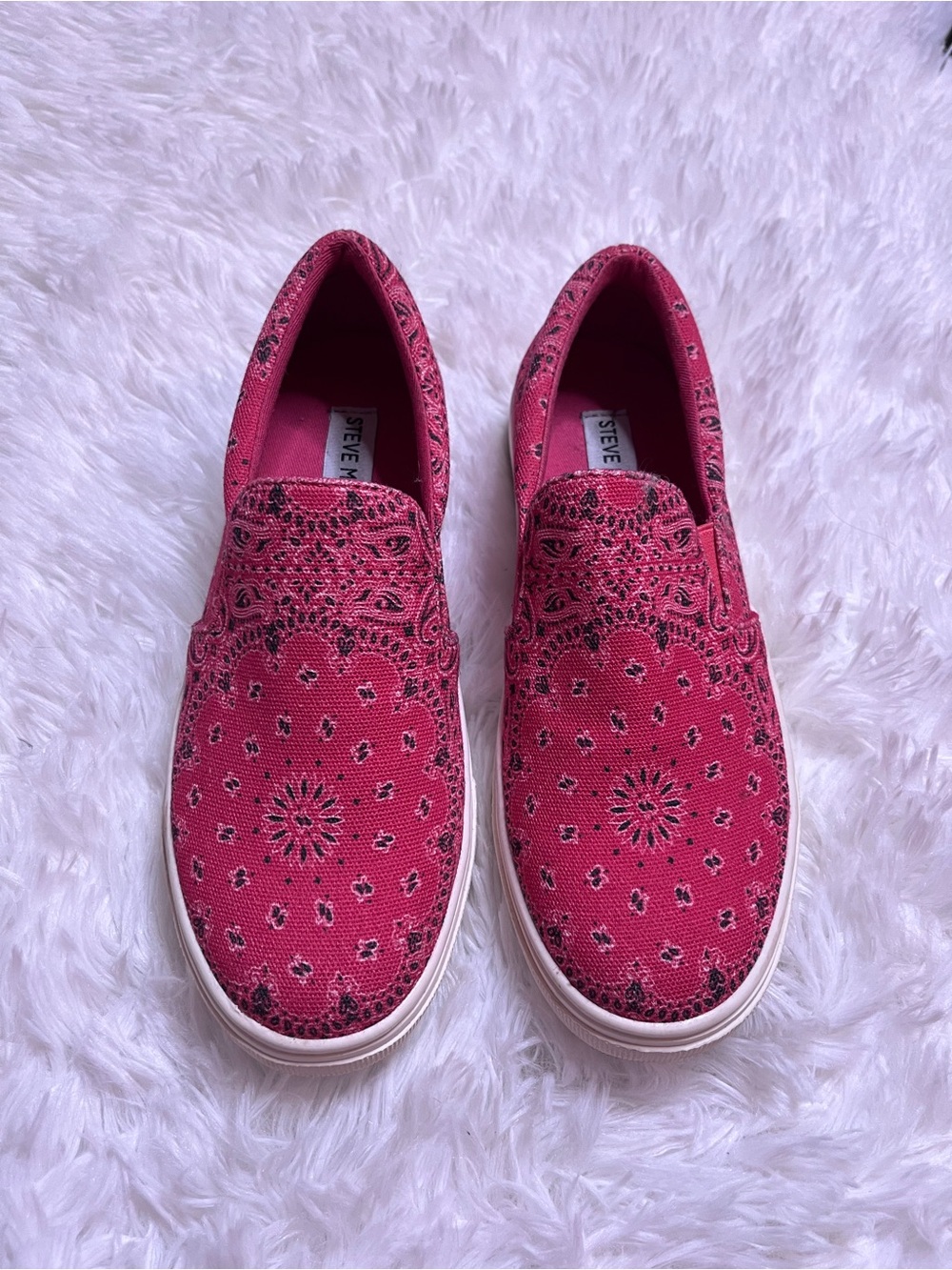 Steve Madden Red Bandana-Print Slip-On Shoes